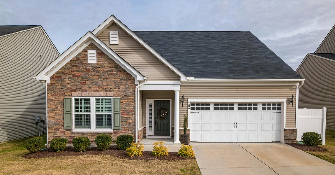 Grove City, OH home with newly installed Ascend vinyl siding and energy-efficient windows.